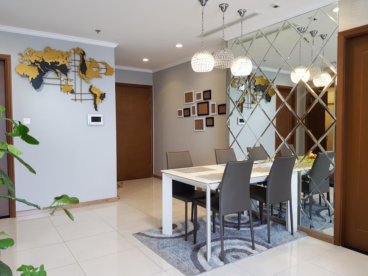 The Berry Vinhomes Luxury Apartments Хошимин Экстерьер фото
