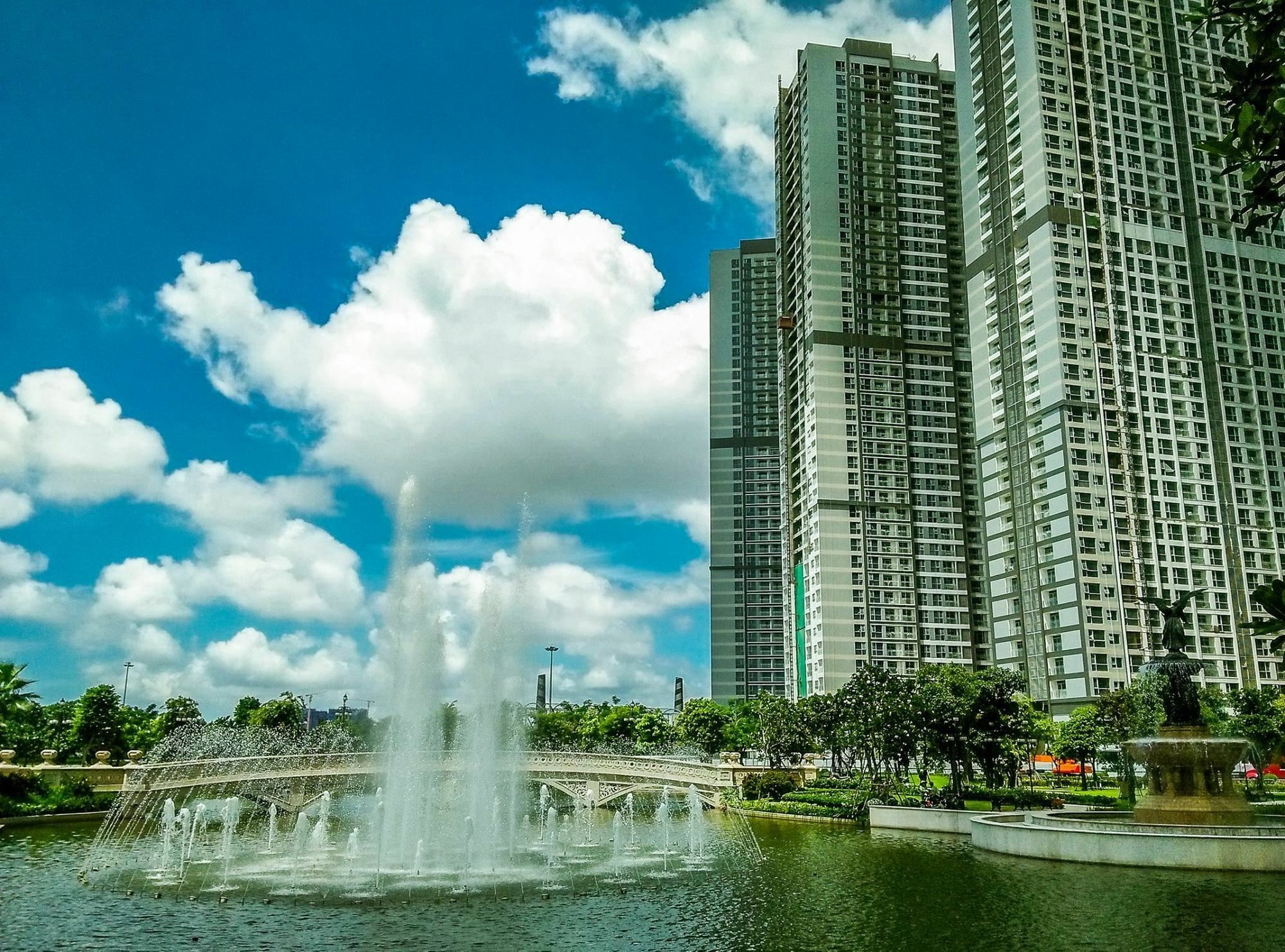 The Berry Vinhomes Luxury Apartments Хошимин Экстерьер фото